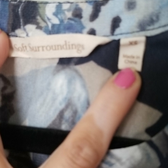 Soft surroundings Danica Office Botanical Lightweight floral blouse XS - Picture 4 of 8